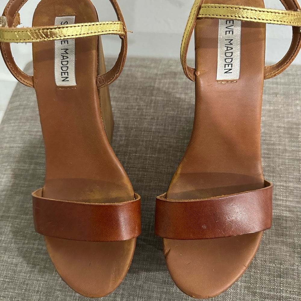 Steve Madden Brown and Gold Platform Sandals